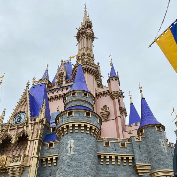 Hey, itโs Kimmie!! โ๏ธout my feature game. - Picture 9 of 17